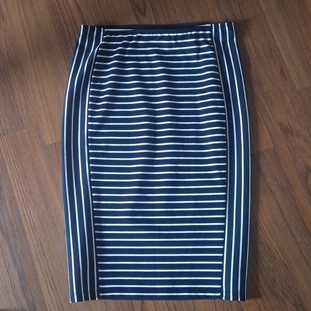 Apt 9 black white striped pencil skirt